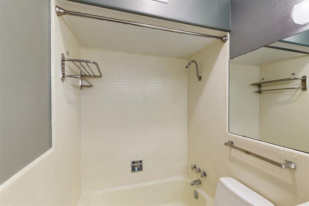 2301 Ridgmar Plaza 8