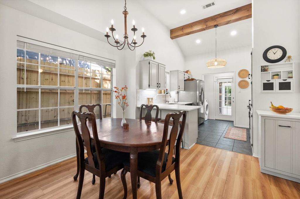 917 W Lovers Lane