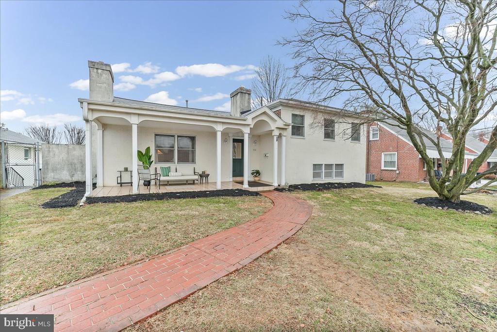 Over 3,000 Sq Ft | Main-Floor Primary Suite | Private Fenced Yard | Walk-Out Lower LevelWelcome to 658 E Leamy Ave — one of the largest homes in Springfield in this price range, offering over 3,000 square feet of total living space, including a finished walk-out lower level, a main-floor primary suite, and a large private fenced backyard perfect for outdoor entertaining, pets, and everyday enjoyment.Step inside from the charming covered front porch into a spacious family room featuring a brick fireplace and an inviting layout that flows seamlessly into the dining room and kitchen — creating an ideal space for both everyday living and entertaining.The kitchen is designed for gathering and functionality and includes a Viking gas range, abundant cabinetry, and a center island perfect for cooking, food preparation, and casual dining. Just beyond the kitchen is a bright breakfast room with access to the deck — ideal for grilling — with stairs leading down to the patio and backyard.The main-floor primary suite offers vaulted ceilings and a generous en-suite bathroom, providing the convenience of first-floor living and a comfortable private retreat.Upstairs you'll find an exceptionally large bedroom suite that could easily function as two separate sleeping areas, along with an additional bedroom and full hall bath. This level also provides ample closet space and access to convenient attic storage.The walk-out lower level adds tremendous flexibility, offering a large recreation or family room, powder room, laundry area, and bar space — perfect for entertaining, working from home, creating a gym, playroom, or guest area.Outdoor living is a highlight of the property. Enjoy relaxing on the welcoming front porch or entertaining family and friends in the large private fenced backyard, which includes both a patio and deck, creating multiple outdoor gathering spaces.Located in the highly regarded Springfield School District, this home offers exceptional space and versatility with the opportunity to personalize finishes over time to match your style.And for a fun piece of history — the home was once owned by Al Martino, the beloved singer and actor who portrayed Johnny Fontane in The Godfather.Come experience the space, flexibility, and unique character of 658 E Leamy Ave.