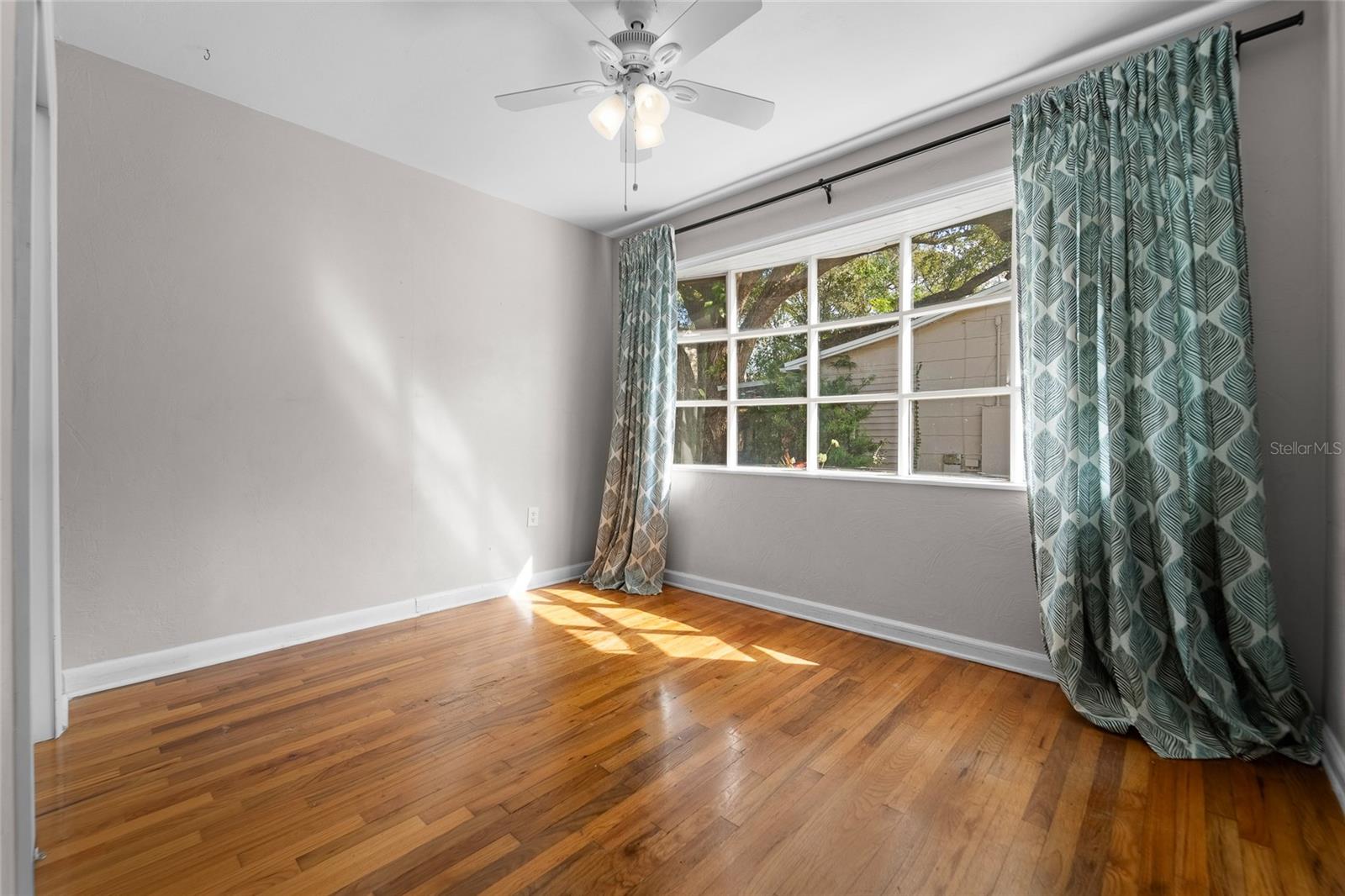 1216 E Flora Street