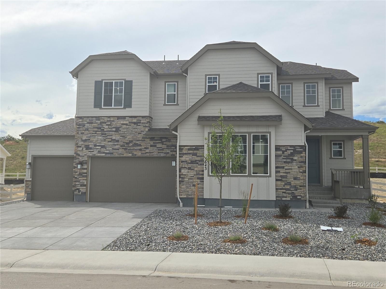 5643 Red Pebble Point