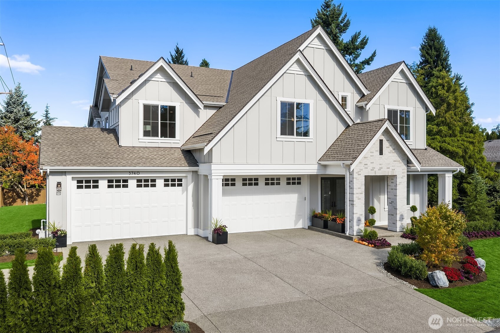 The popular Aurora plan from Murray Franklyn near Idylwood Park and Lake Sammamish. $75,000 Buyer Financing Credit! Interest rate starting at 2.875%. Desirable location near the Microsoft main campus. Award winning Lake Washington school district. Stunning open floor plan that features flowing kitchen and family room with wall of windows overlooking spacious backyard. 5 bedrooms including main floor guest suite and den/office plus upstairs recreation room. Room for all your activities. Spectacular kitchen featuring top of the line appliances, huge quartz island plus amazing butler's pantry. Oversized 13,578 square feet lot plus oversized covered patio with outdoor fireplace and overhead heaters. Hard to find 4 car side by side garage.