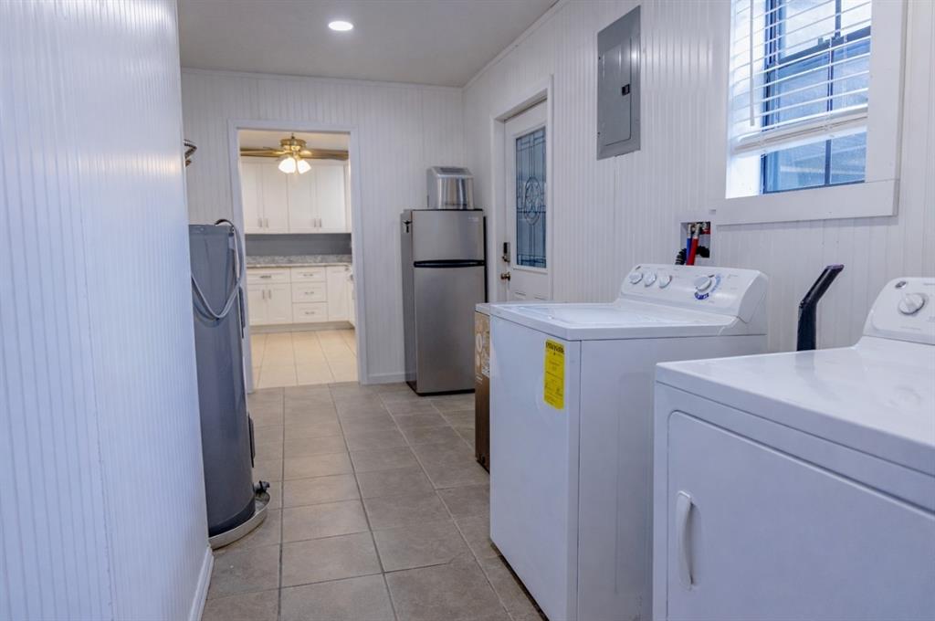 389 Hillcrest Circle