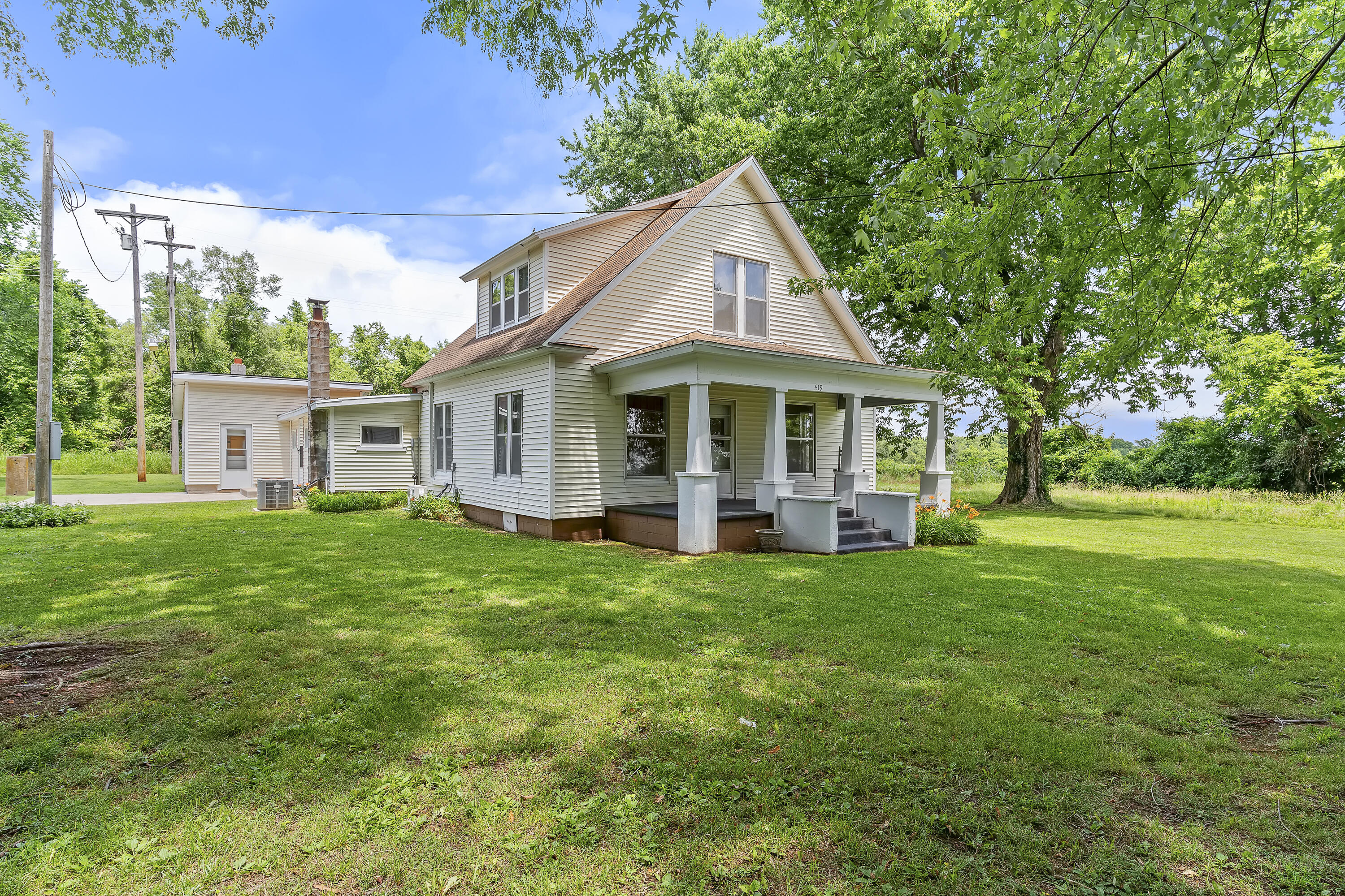 419 E New Melville Road