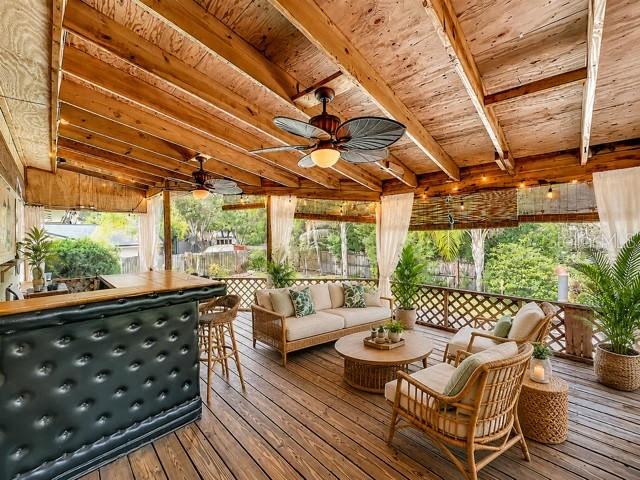 1511 Glastonberry Road
