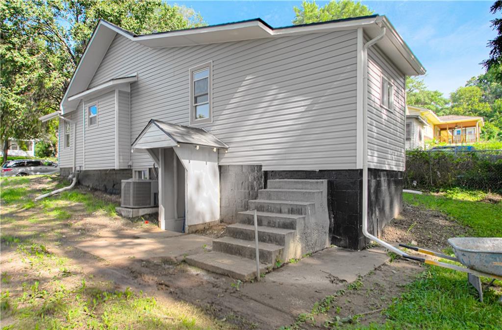 107 N Ditzler Avenue
