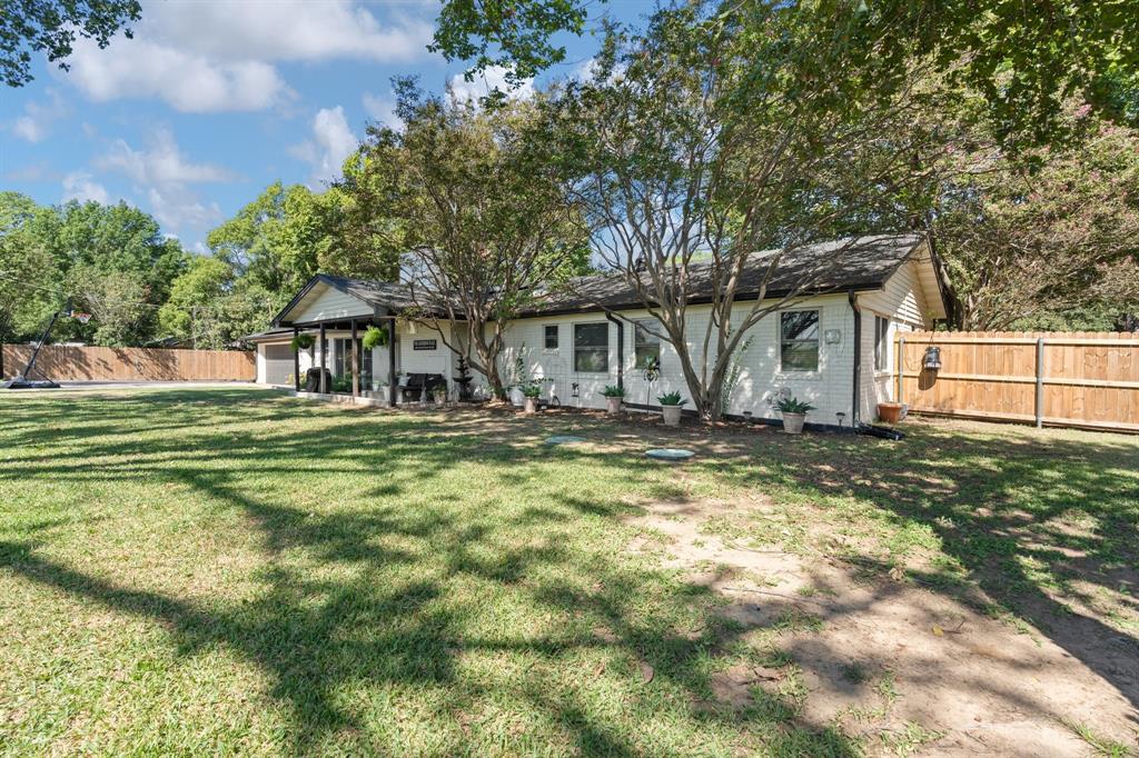 1201 Honeysuckle Drive