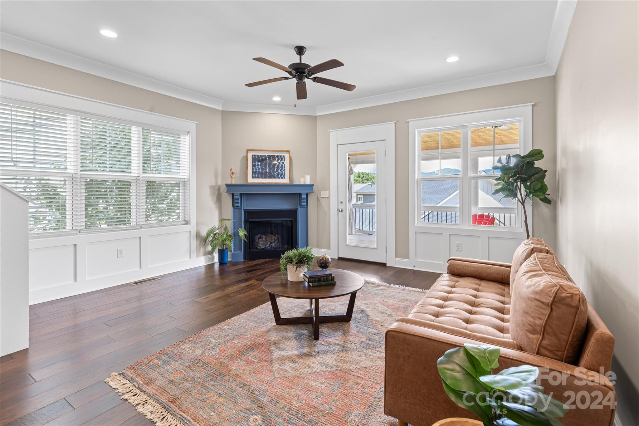52 Tudor Way