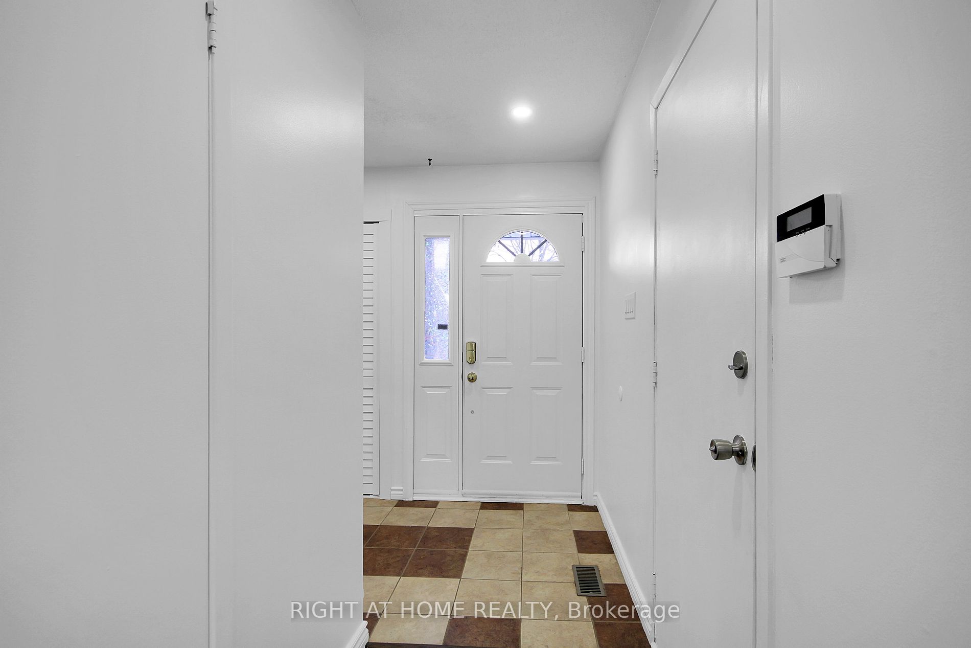 2126 Canberra Pl