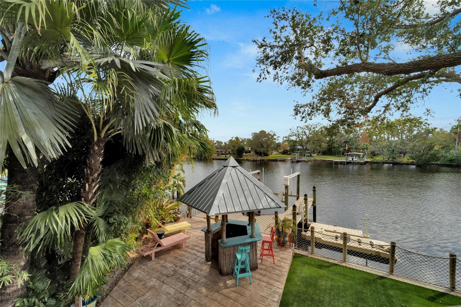 4035 N River View Avenue