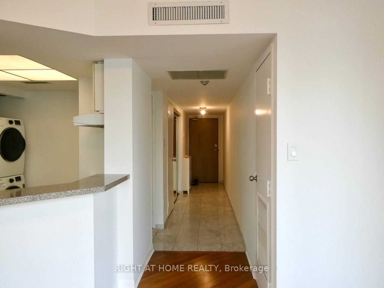 1001 Bay St 3104