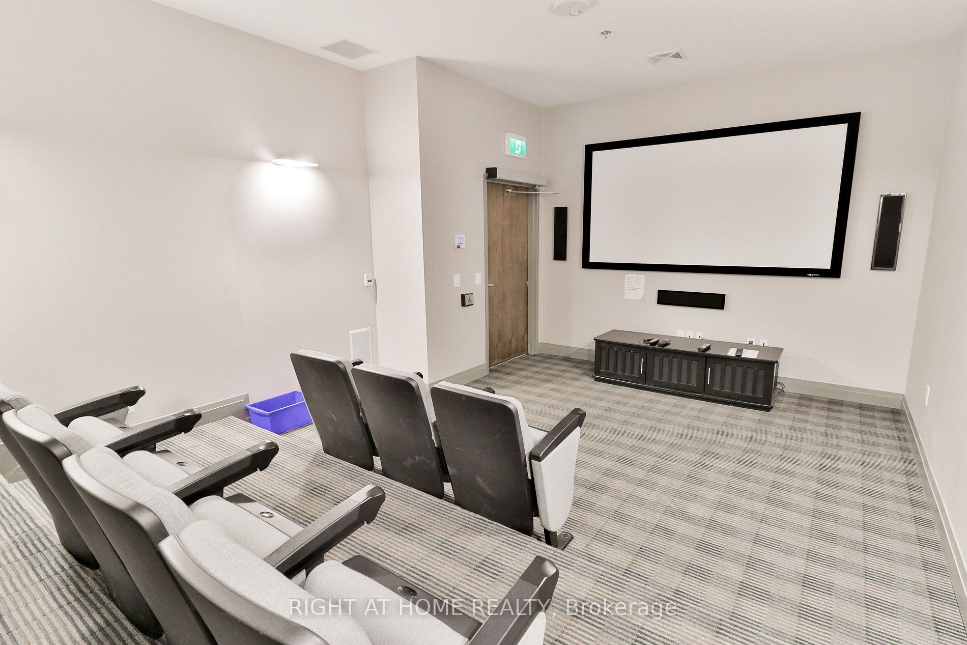 99 Eagle Rock Way 832