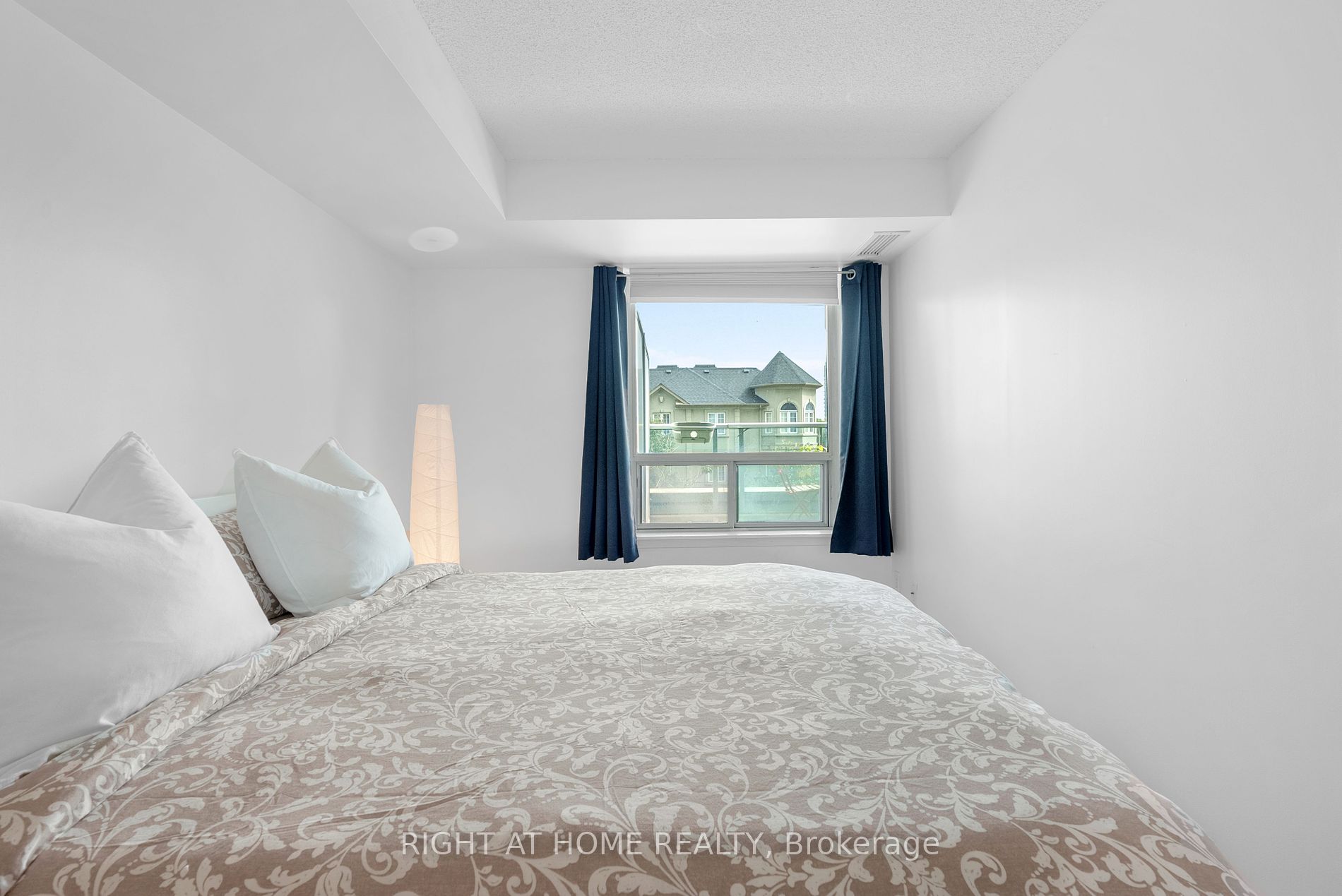 16 Harrison Garden Blvd 209