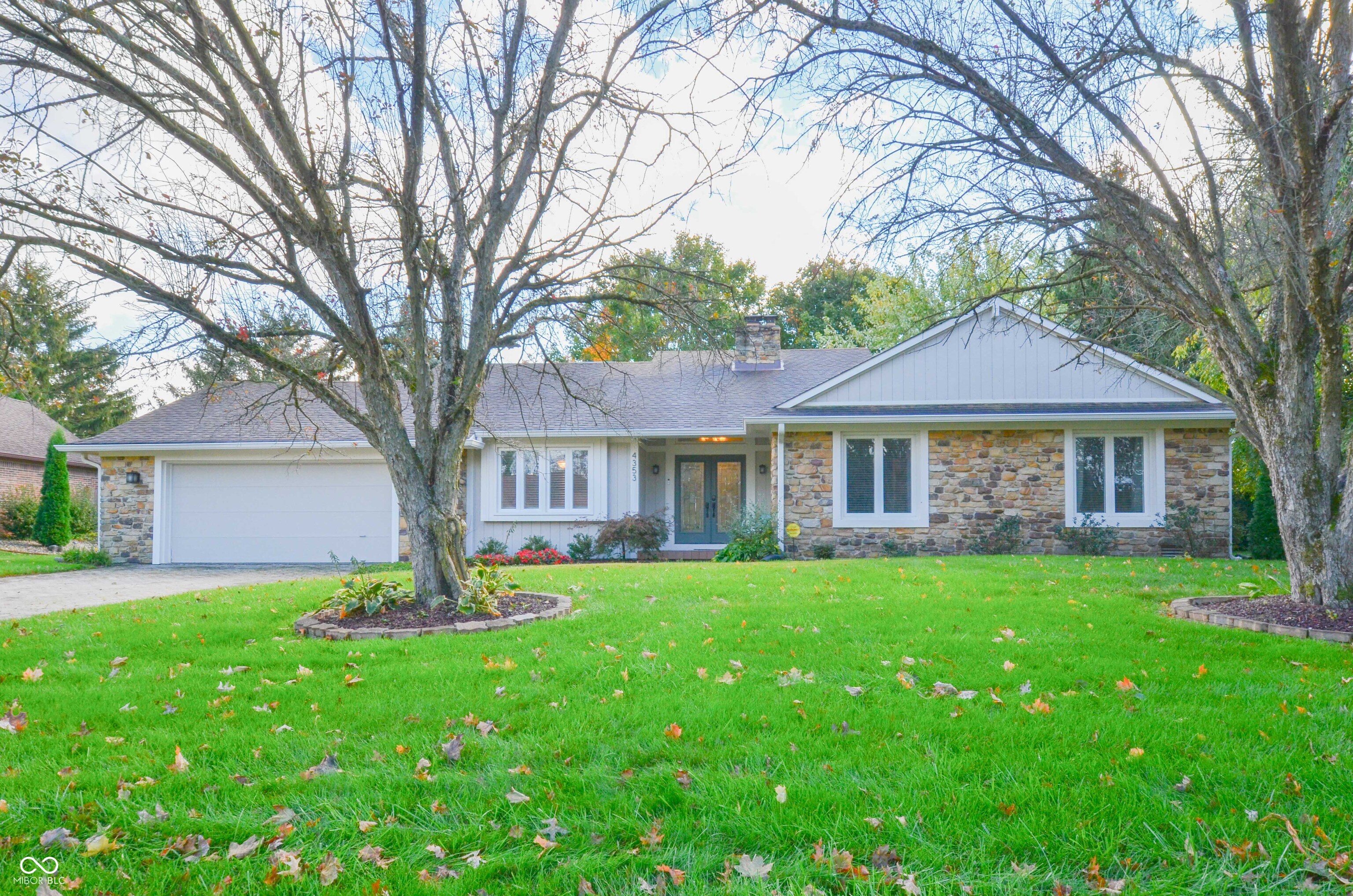 4353 W Hunters Ridge Lane