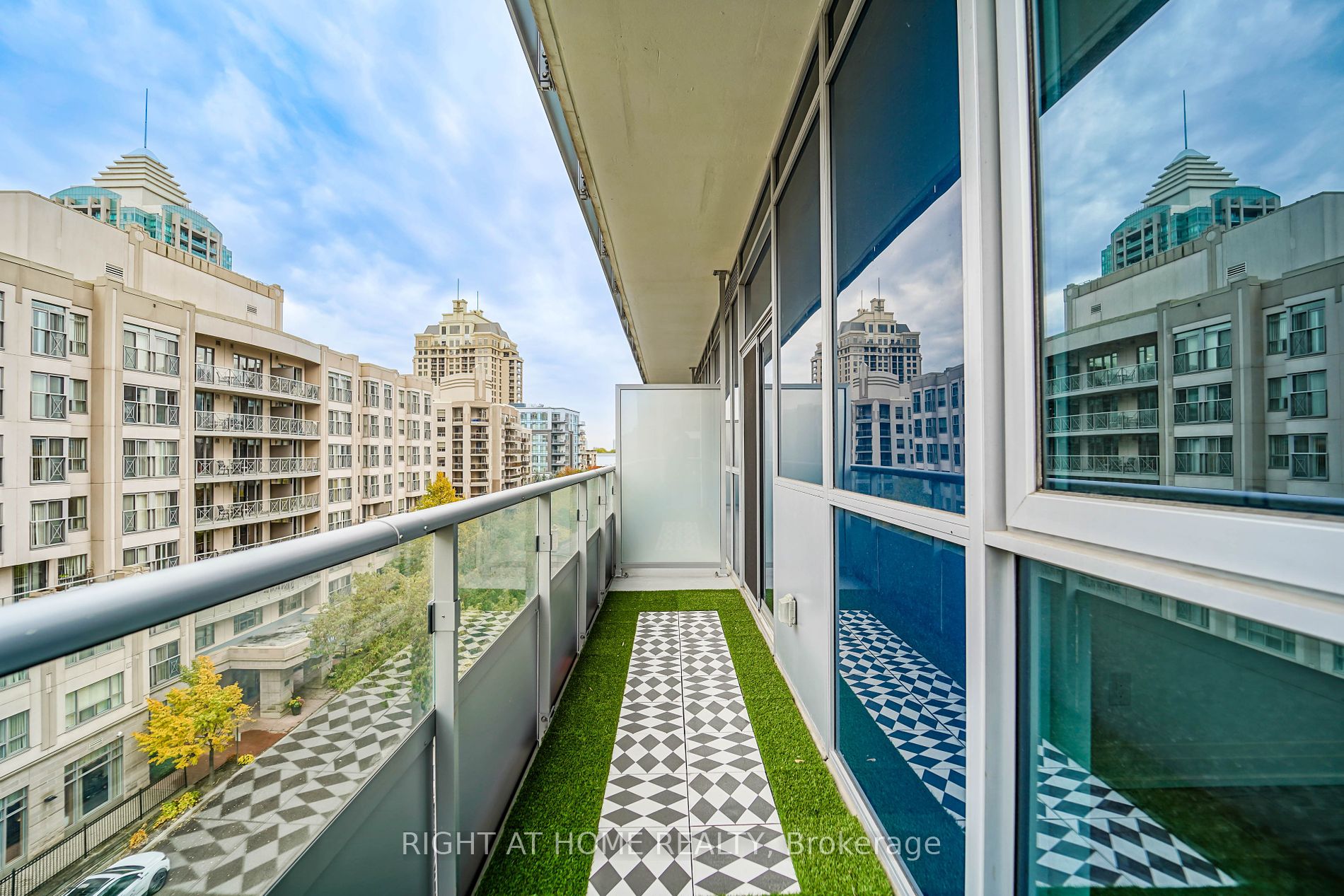 591 E Sheppard Ave 705
