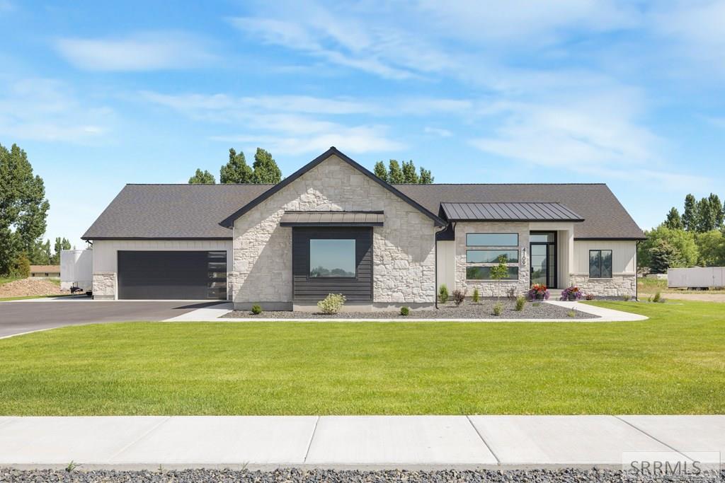 4109 E 218 N