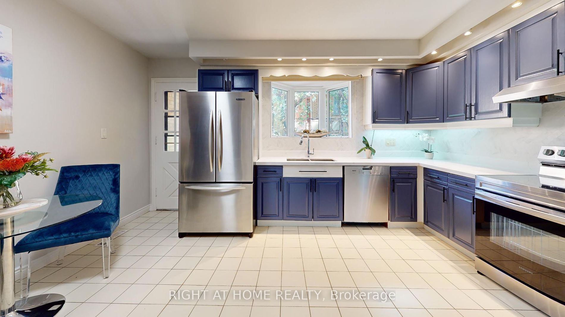 23 Christine Cres