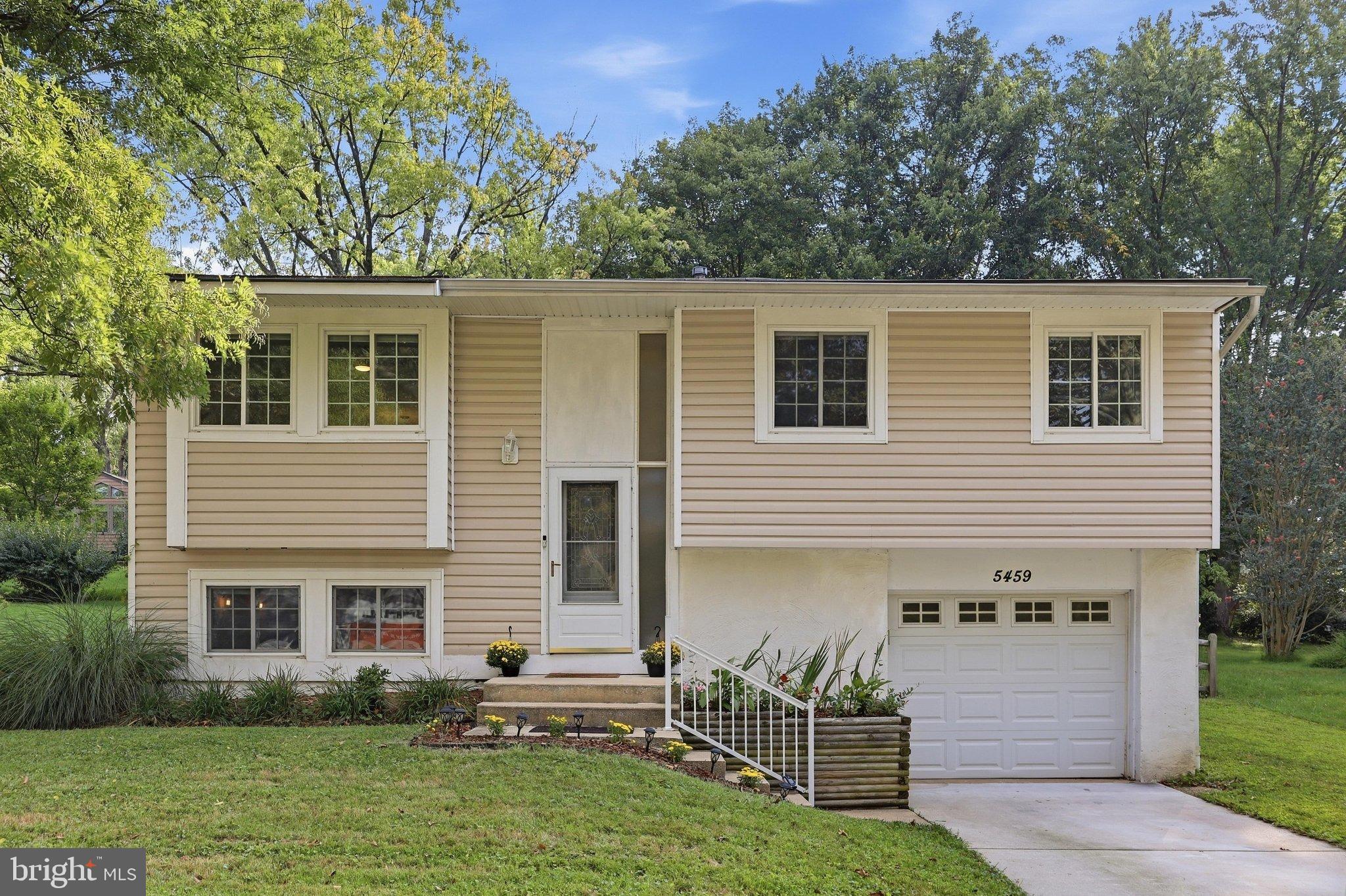 5459 Bluecoat Lane