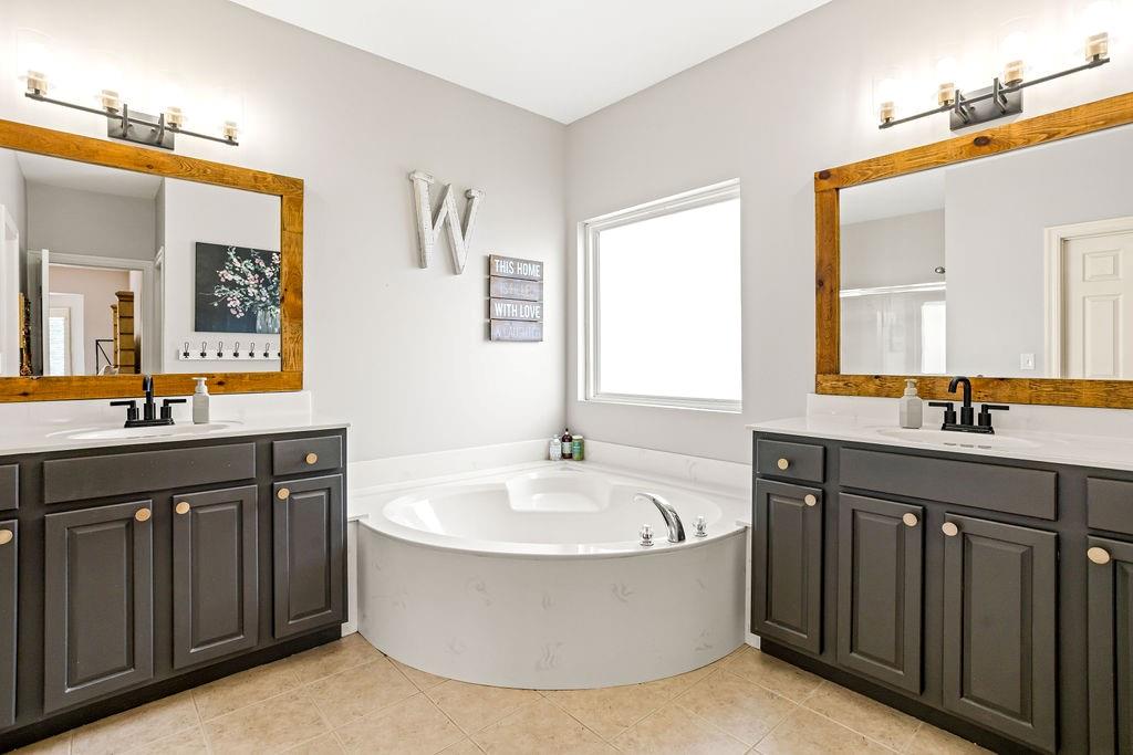 9709 N Farley Avenue