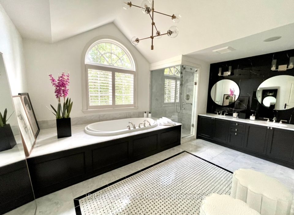 398 W Lakeshore Rd