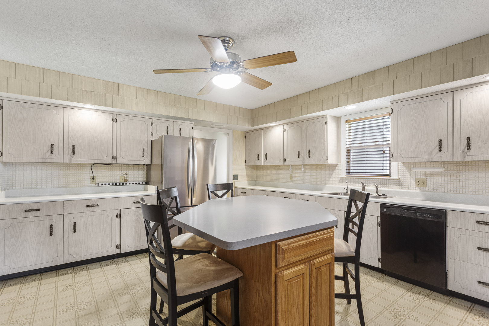 122 County Road 2150 North