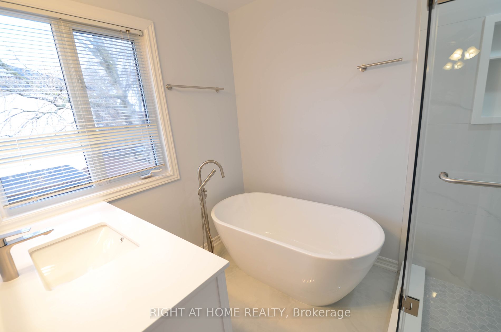 12 Plains Rd