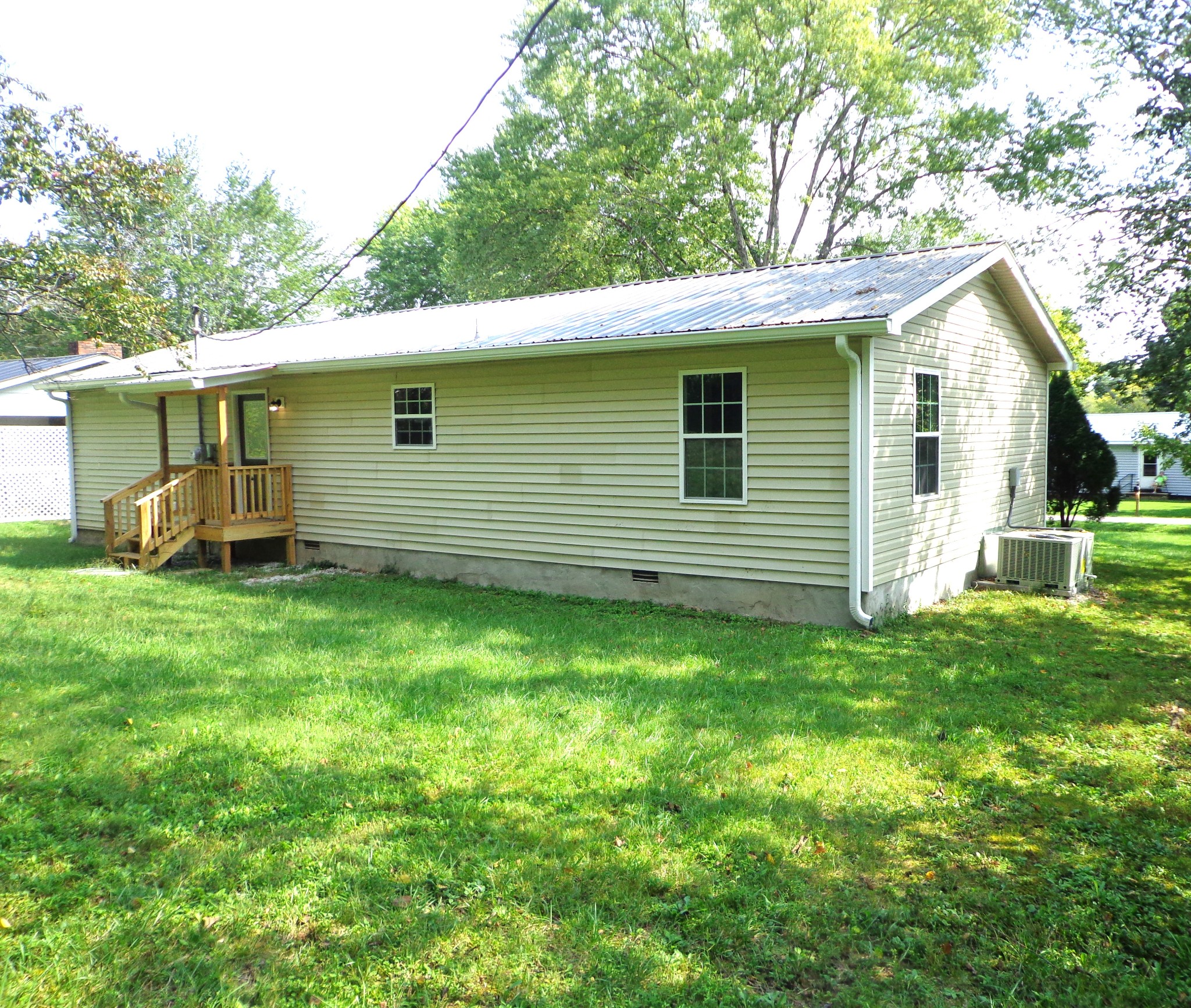 32 Circle Dr