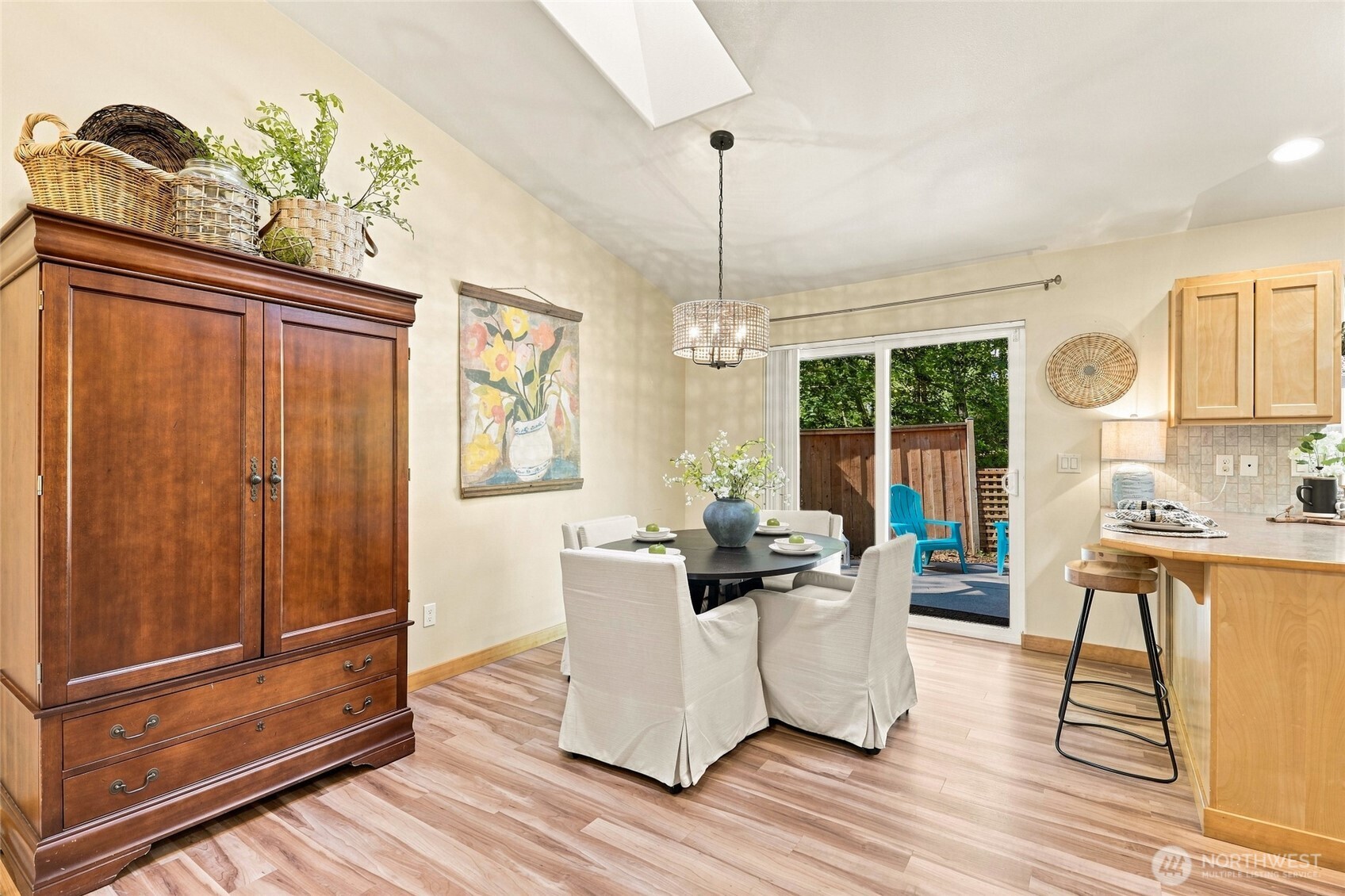 1666 Vine Maple Lane