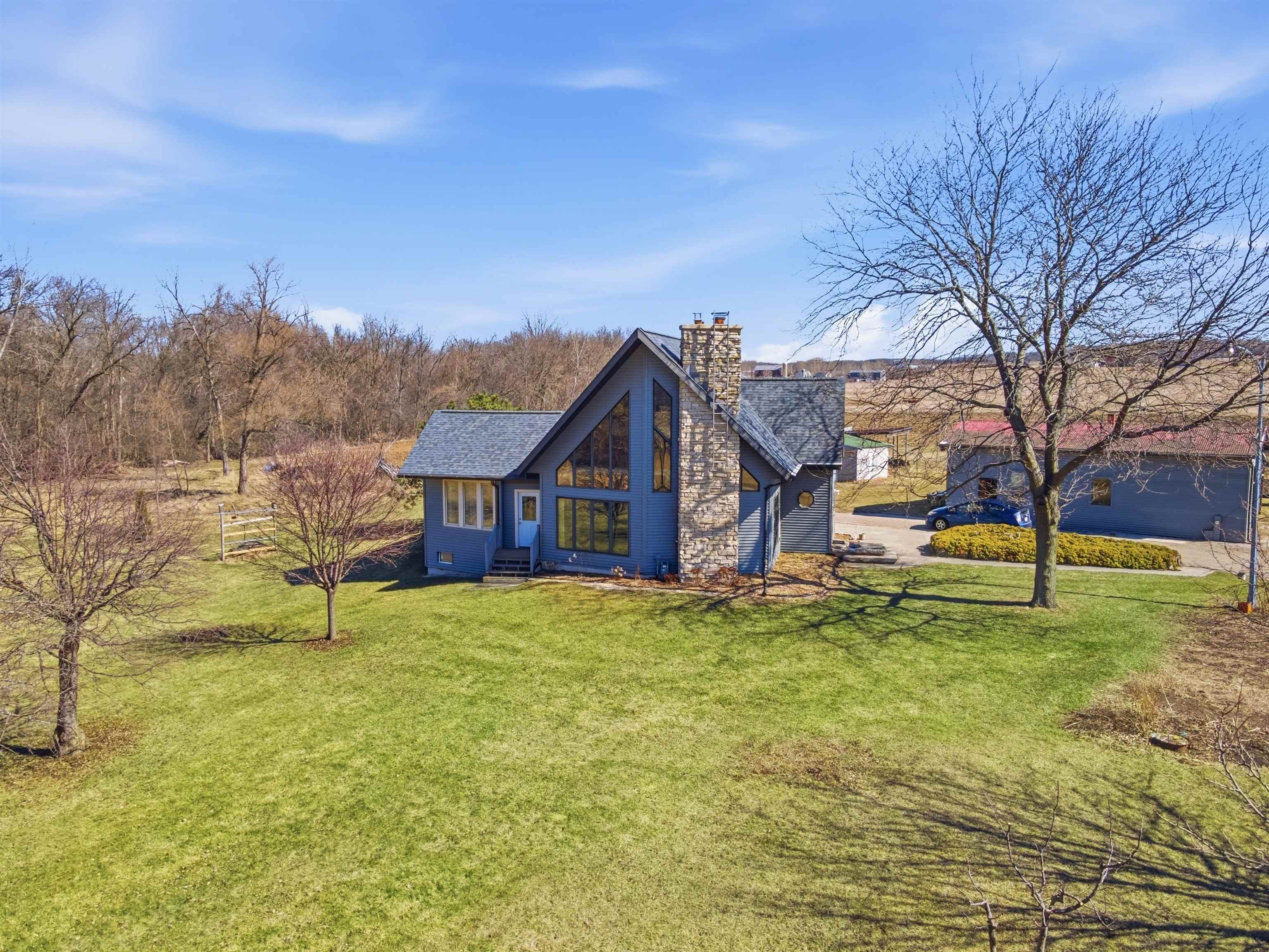 N4640 Lakeshore Drive