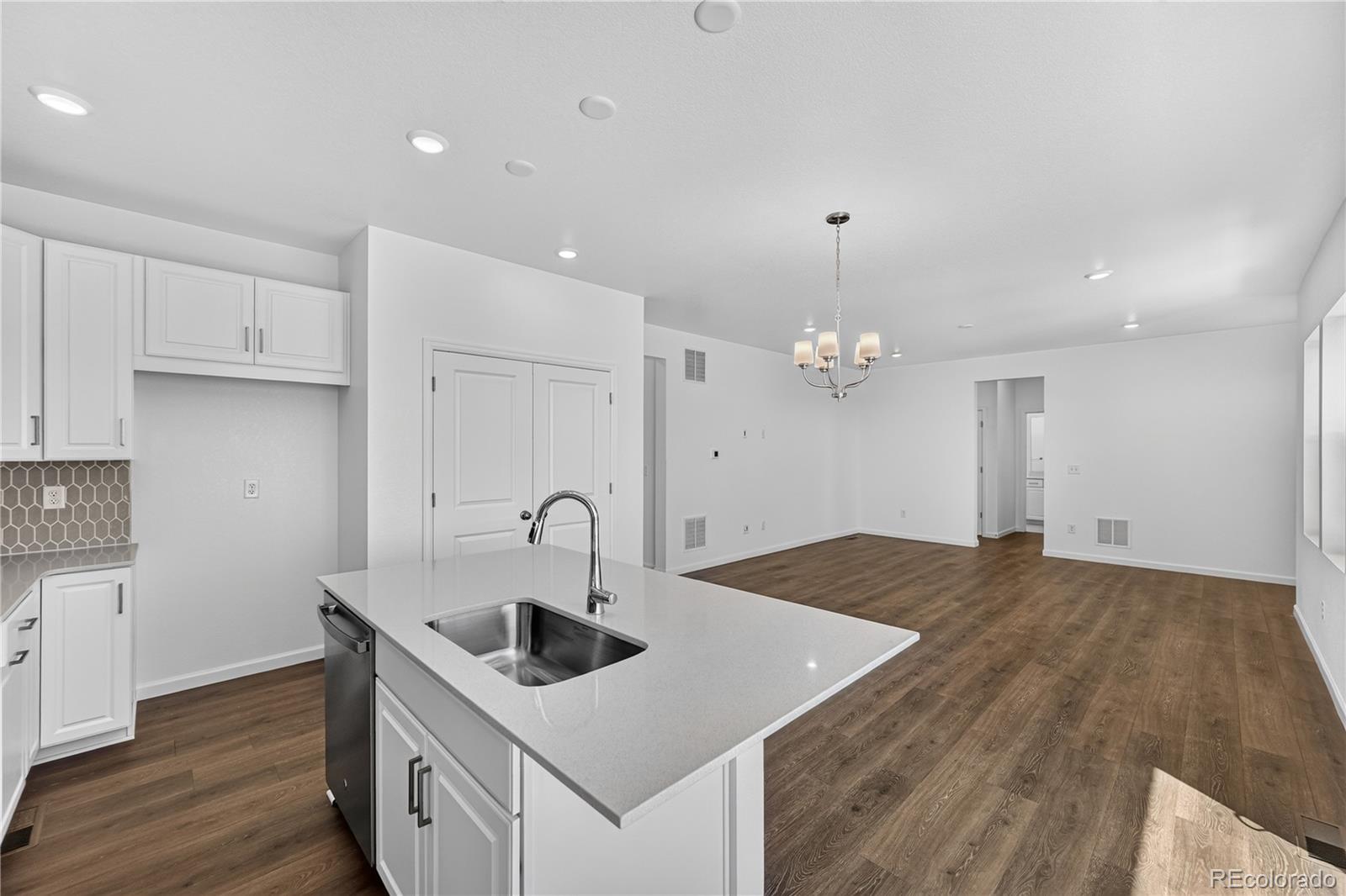 9175 Violet Way