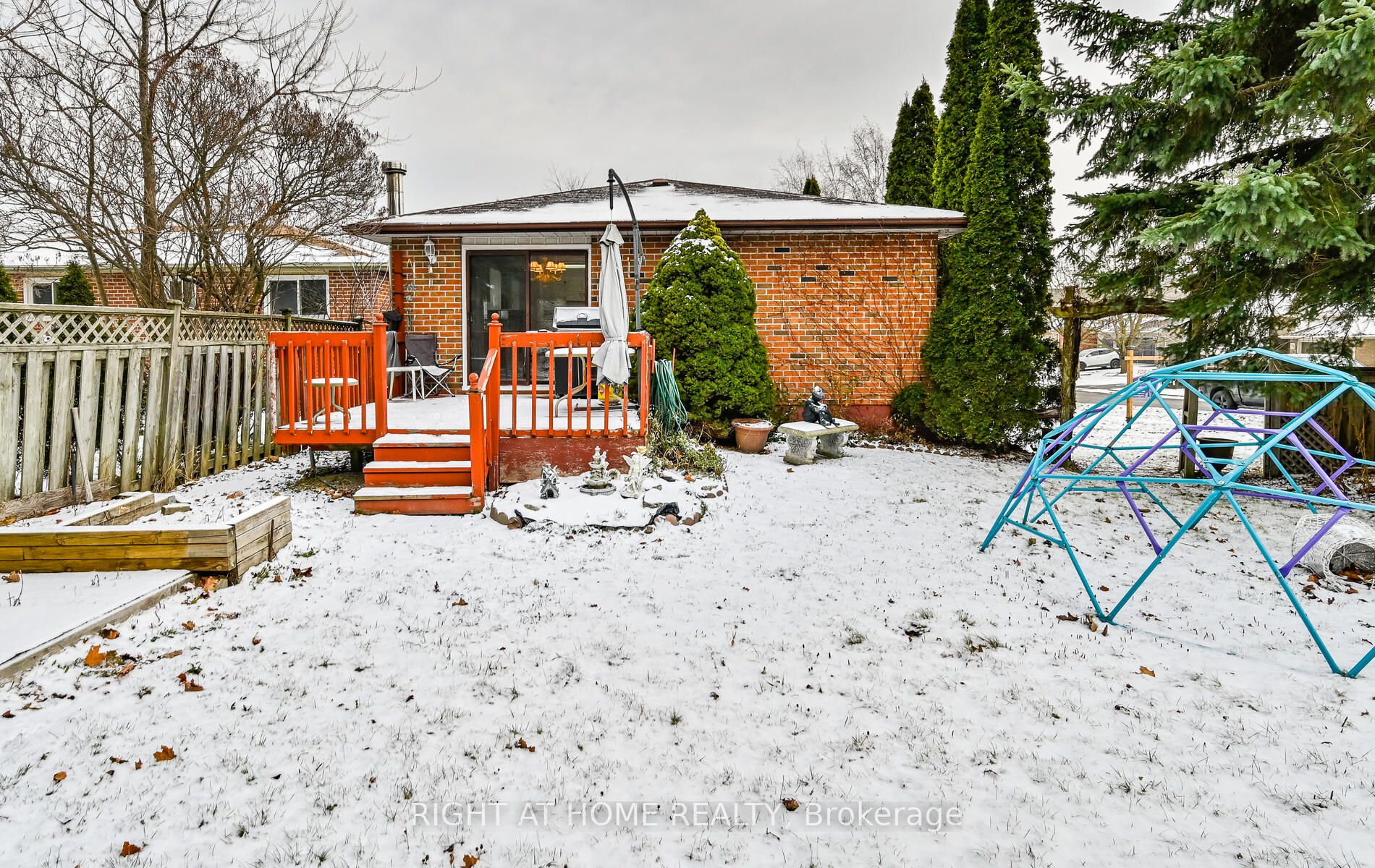 2 Ridgeview Dr