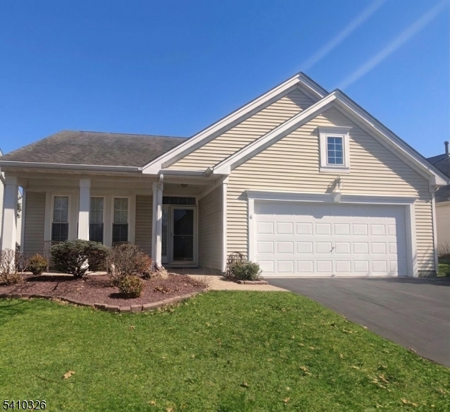 6 Weybourne Ln