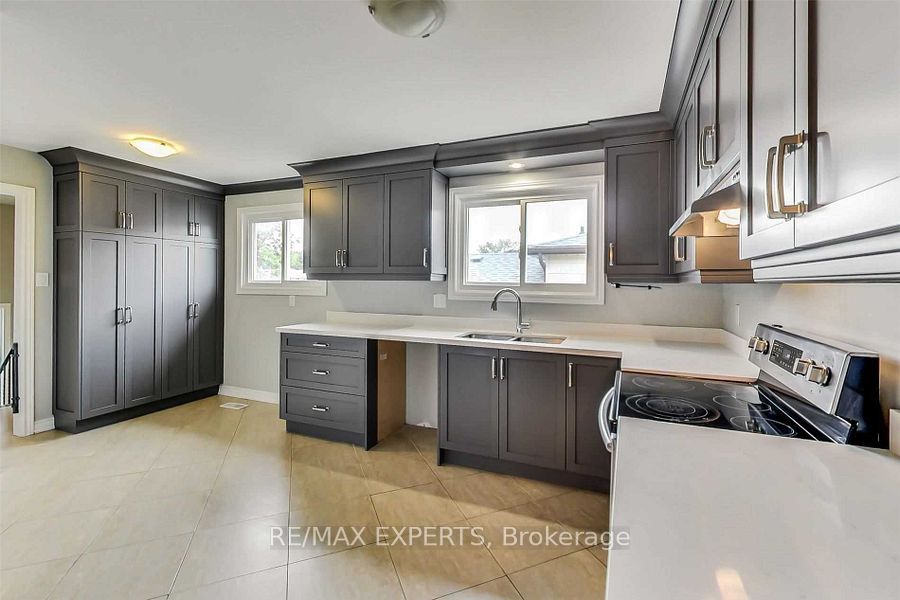 328 Thrace Ave Main