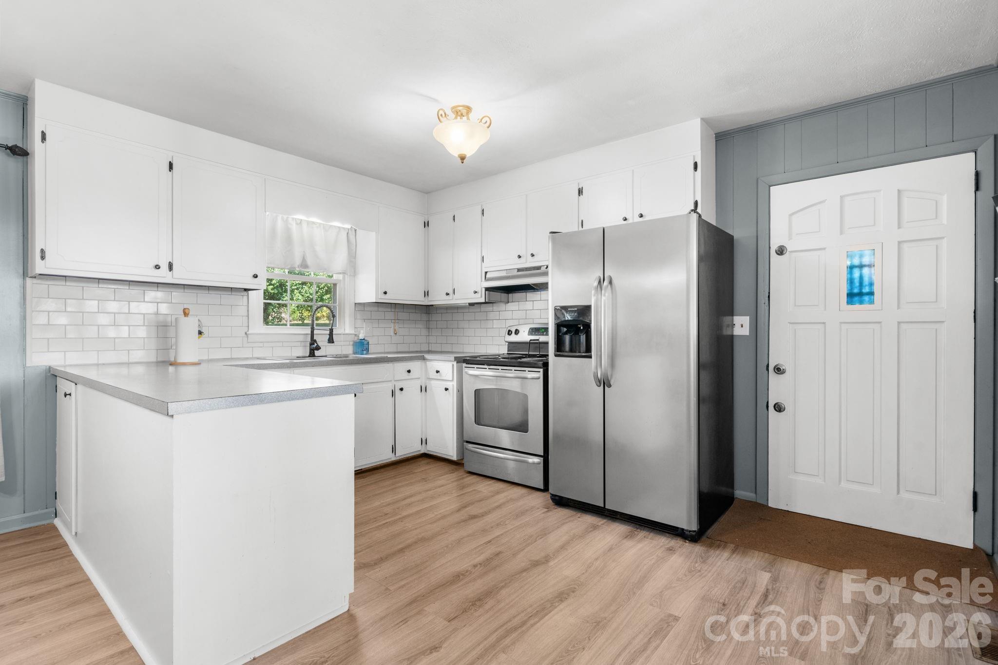 1109 Windsong Circle