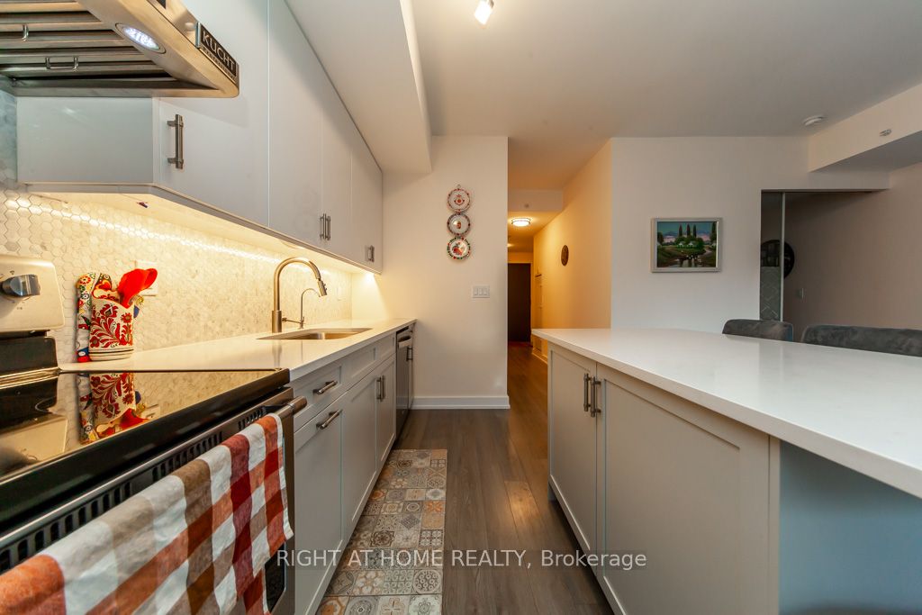 6 Parkwood Ave 317