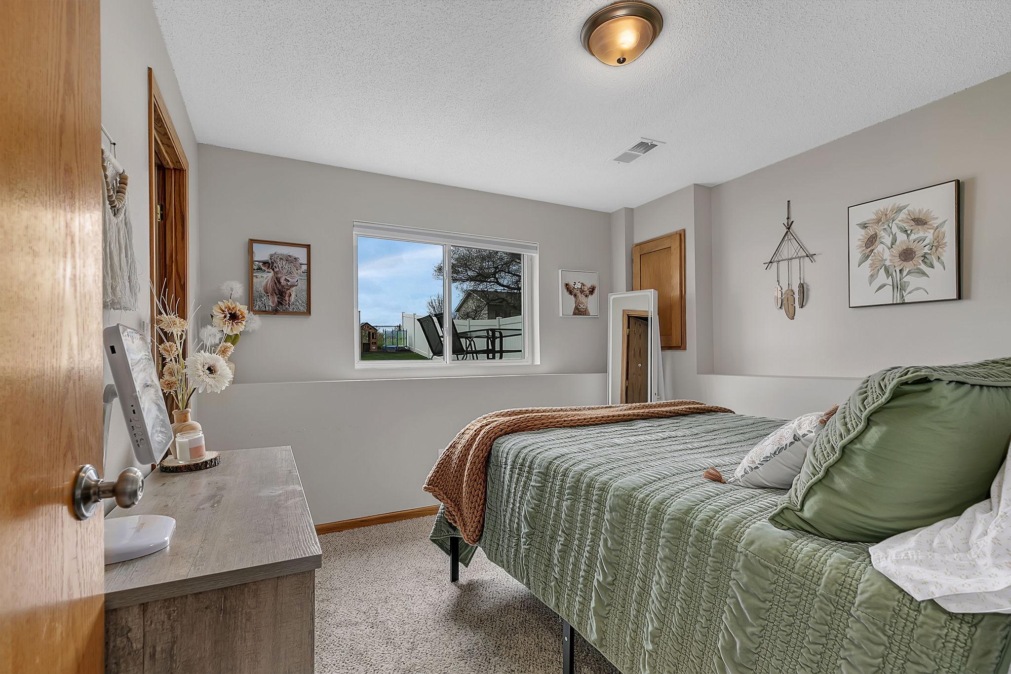 1136 Orchid Drive NE