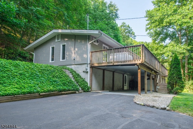 Single Family Listing for sale in Blairstown Twp., New Jersey, 3908564