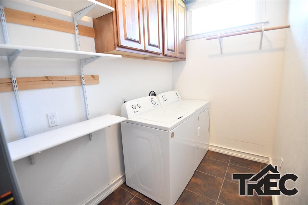 155 N 1st St W