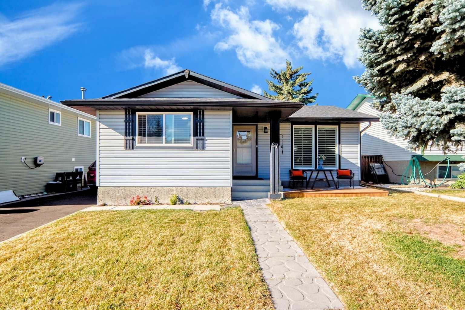 67 Sandstone Crescent SE