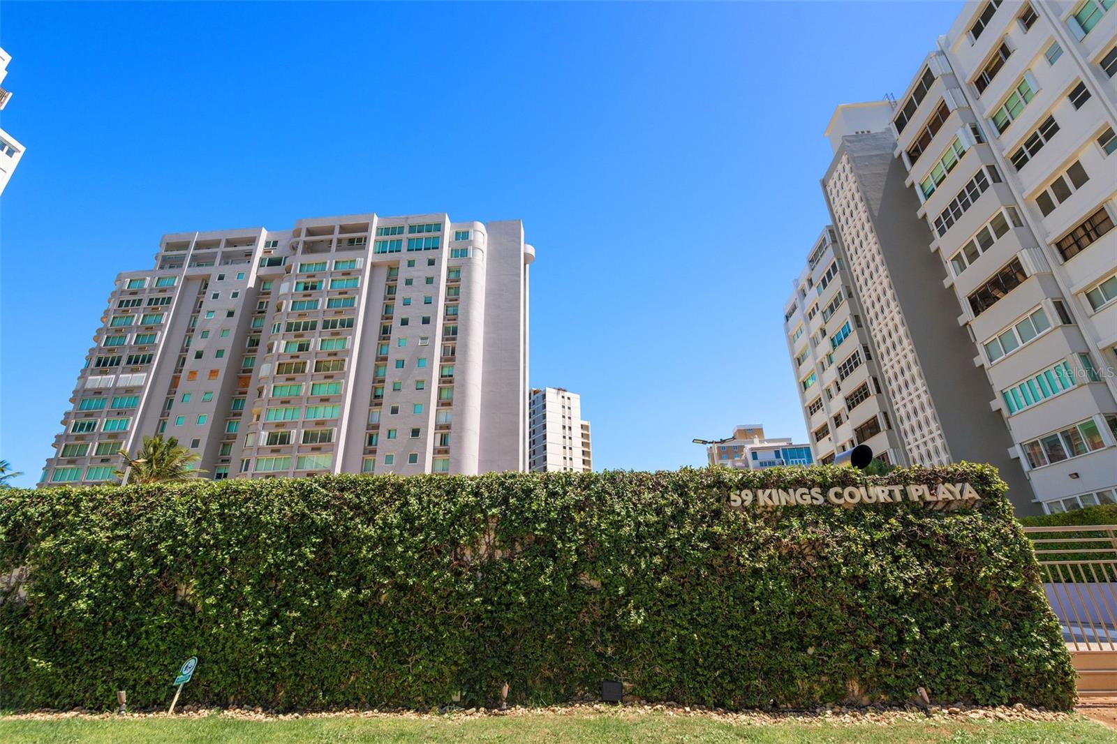 Enjoy the best front-row beach view in the exclusive King's Court Playa. This fully remodeled 2BR/2.5BA residence offers high-end finishes, exquisite design, an oversized primary suite with abundant closet space throughout. Step directly onto the sand, minutes from Condado and Ocean Park dining and shopping. Turnkey and ready to move in.