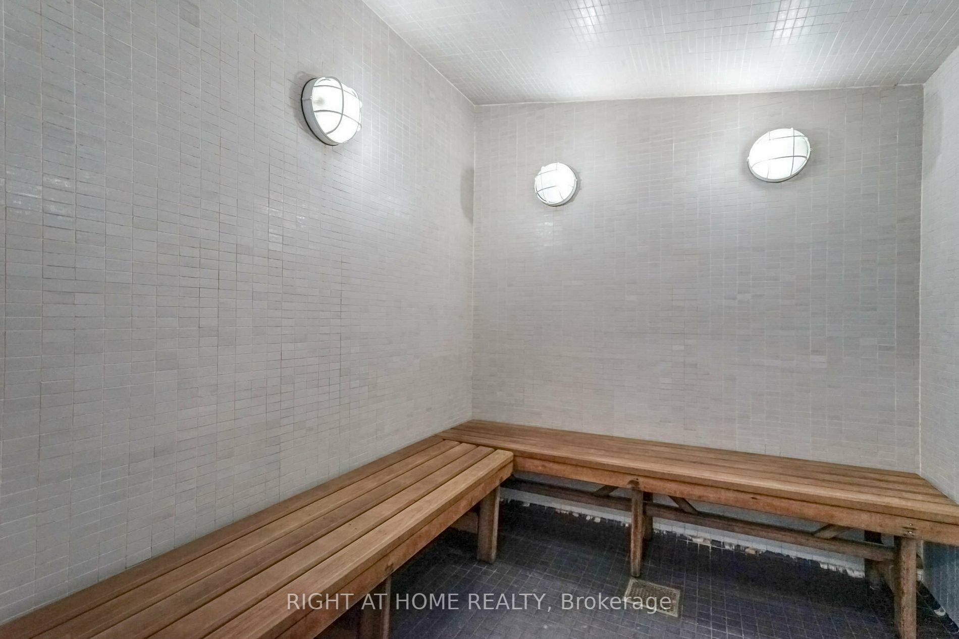 223 Webb Dr 202