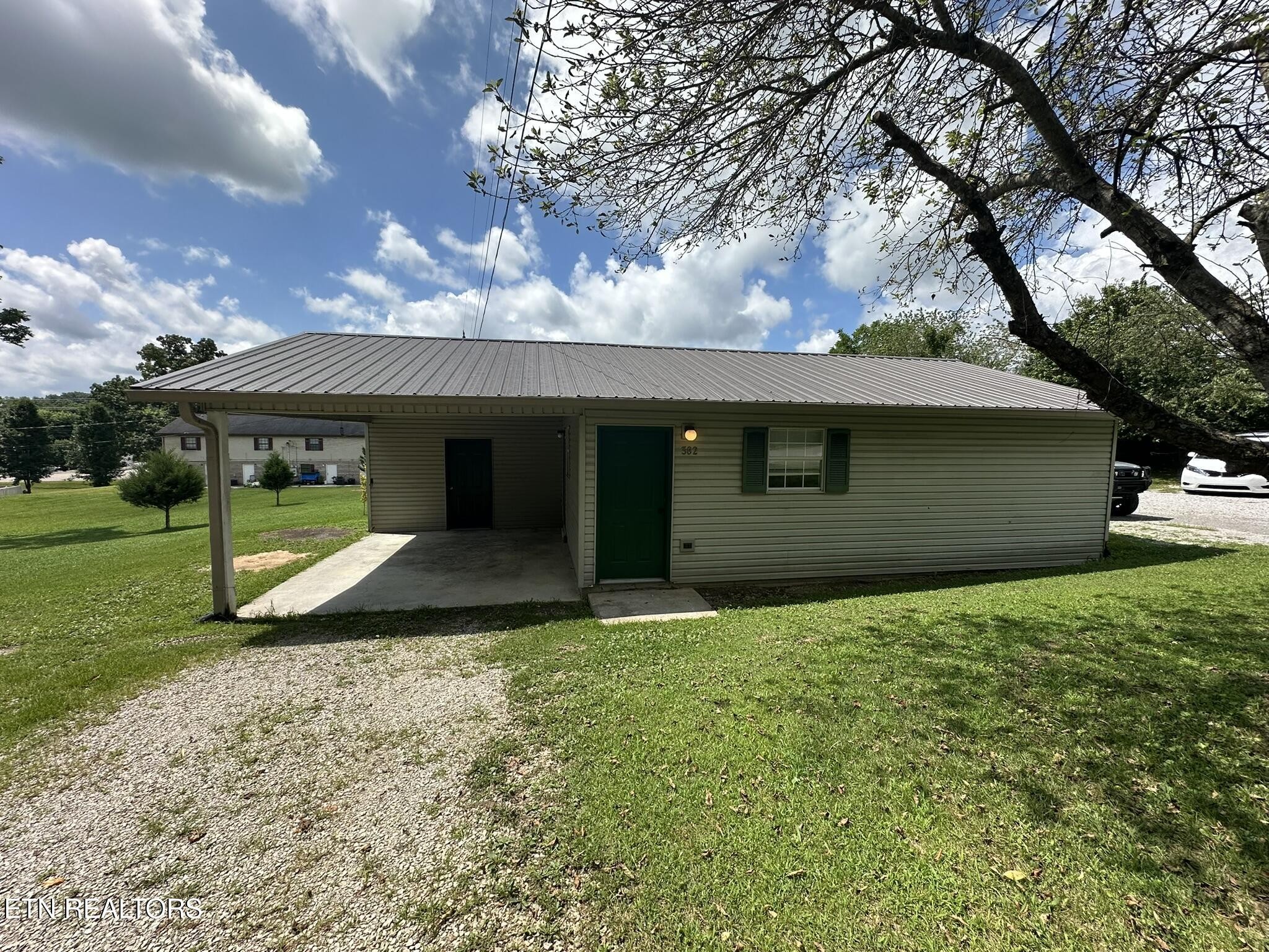 382 W W. Monticello Pike