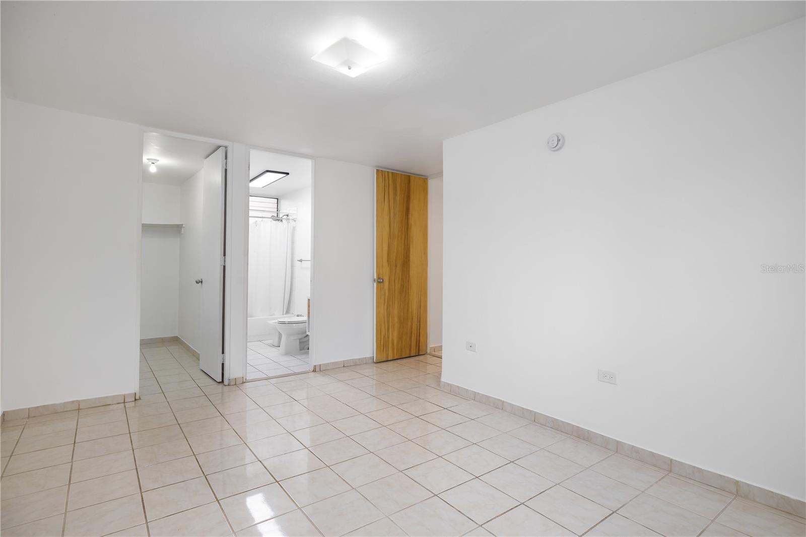 650 Calle Ceciliana 704