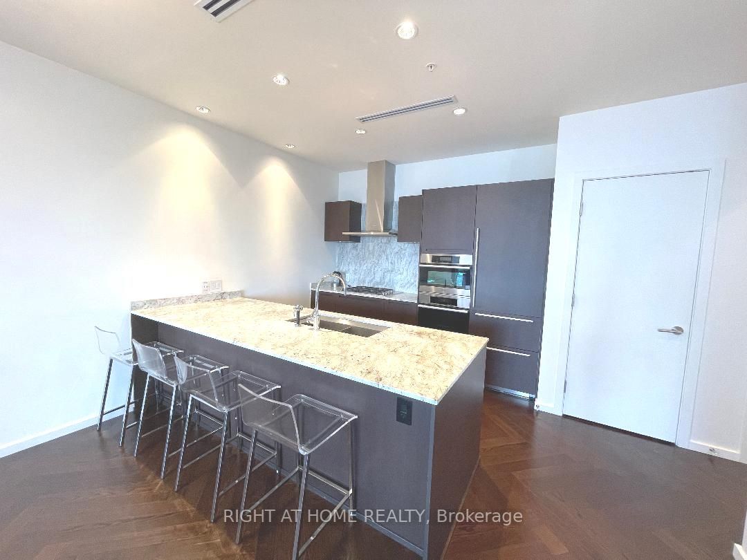 180 University Ave 5607