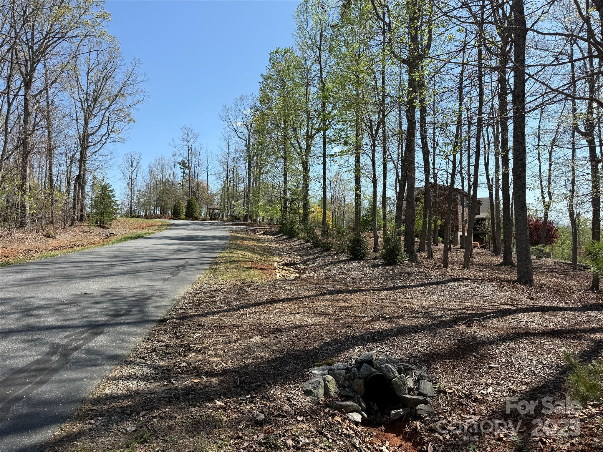 183 Woodgate Trail 103
