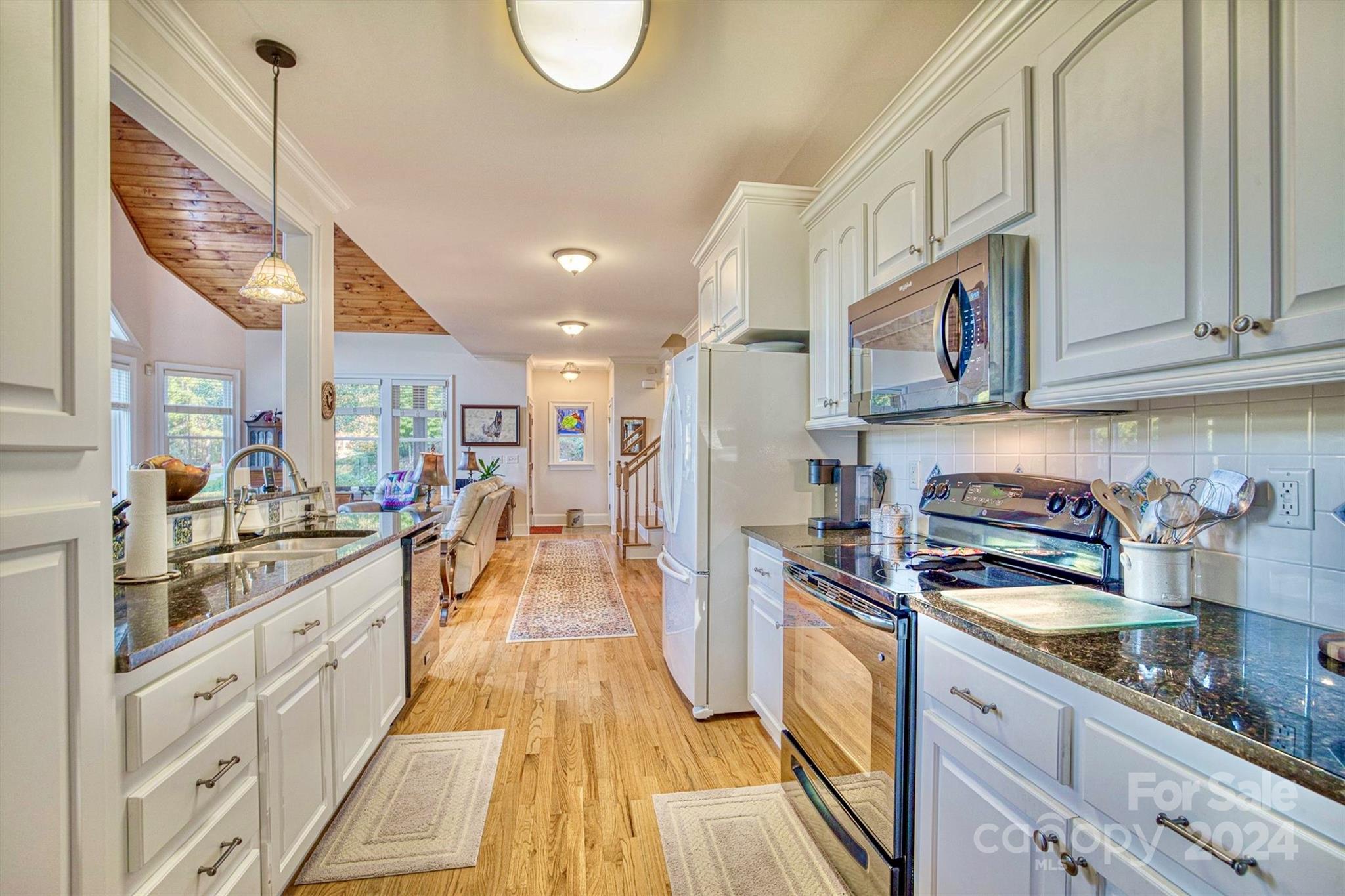 5219 Sunset Creek Lane