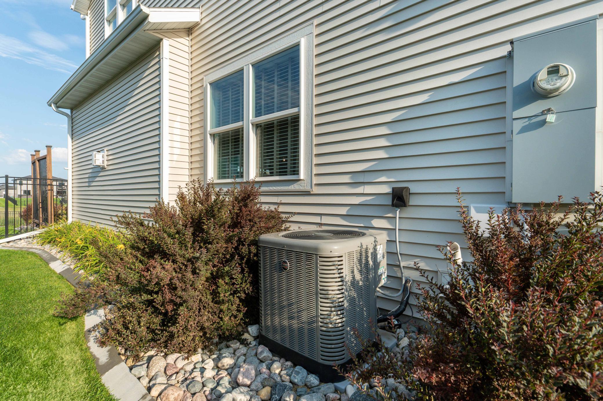 8825 Meadowlark Parkway