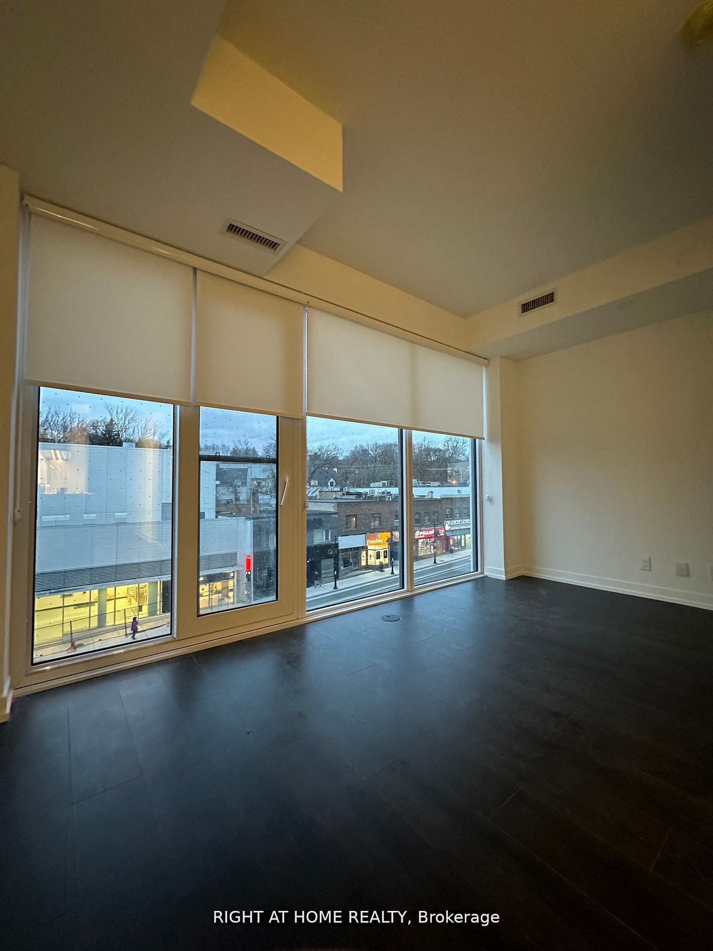 2020 Bathurst St 320