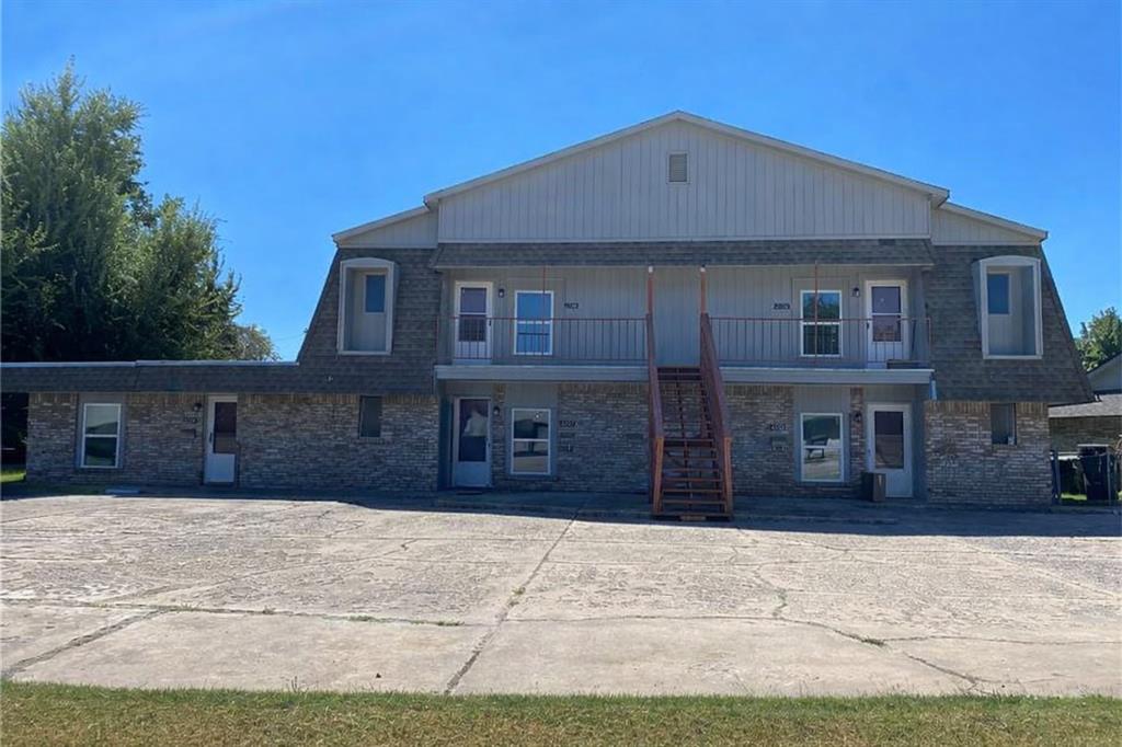 Multifamily Investment Opportunity Near OU Campus!This fully occupied 5-plex features five 2-bedroom, 1-bath units, each equipped with washer and dryer hookups. Lower-level units enjoy private yards, while upper-level units offer balconies. Tenants pay all utilities, with the landlord responsible only for mowing, keeping operating expenses low. Most units have been updated, and a large open parking lot provides ample parking for tenants and guests. An excellent opportunity for investors seeking a well-maintained, income-producing property in a high-demand area.