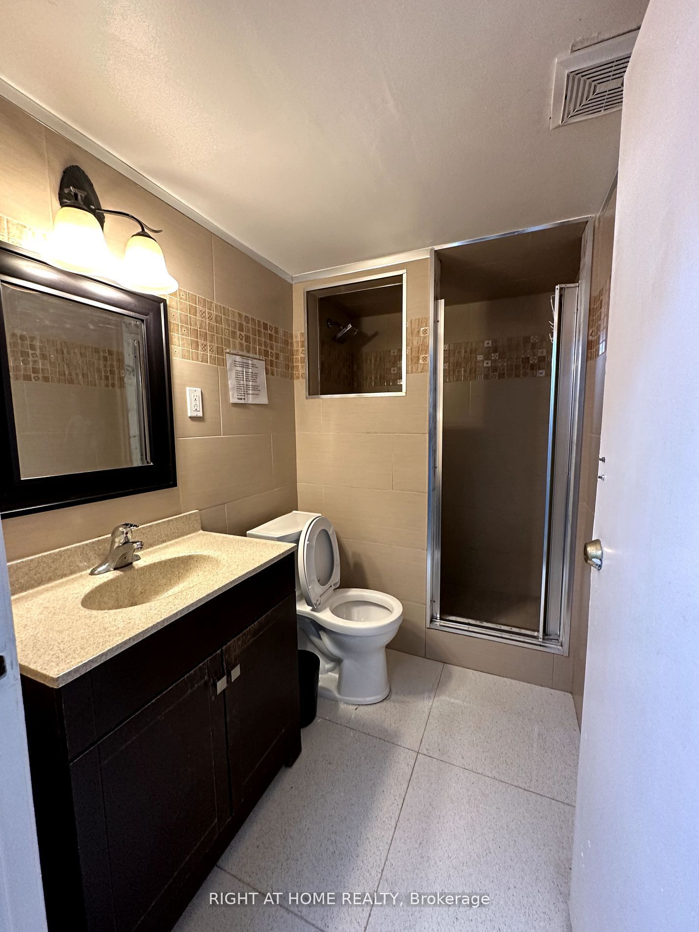 56 Caracas Rd Room 3